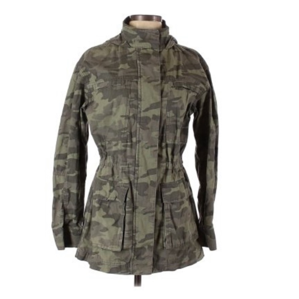 NWOT Universal Thread Camo Jacket - M